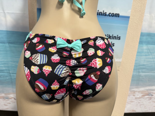 Paradise Bikini Bottoms Mint Cupcakes