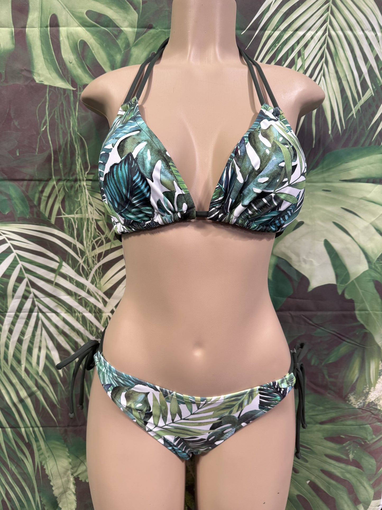 Layla Triangle Top Green Tropic Leafy