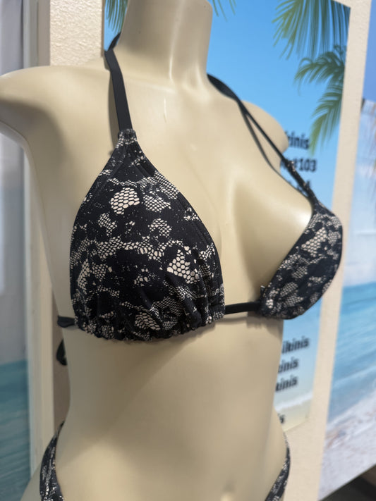 Lyla Triangle Top in Flirty