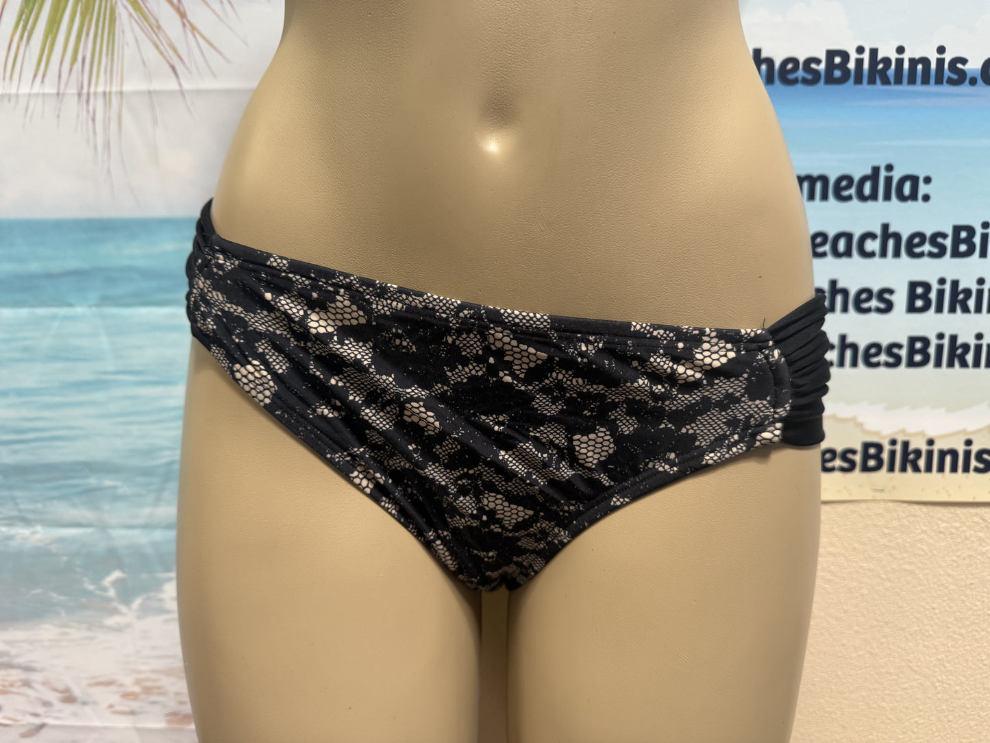 Paradise Bikini Bottoms in Flirty