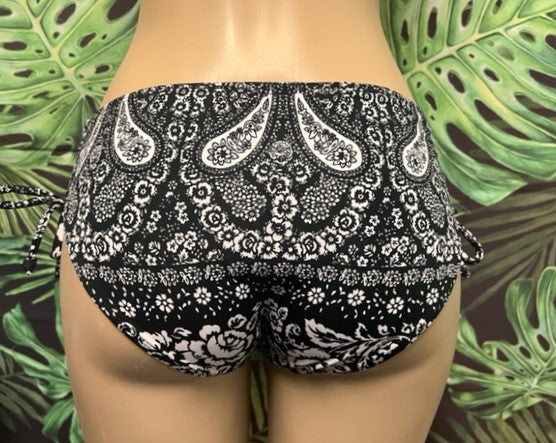 Bermuda Bottoms Paisley