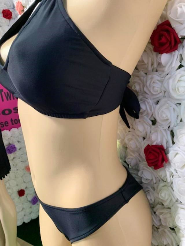 Kylie Halter Top Solid Black