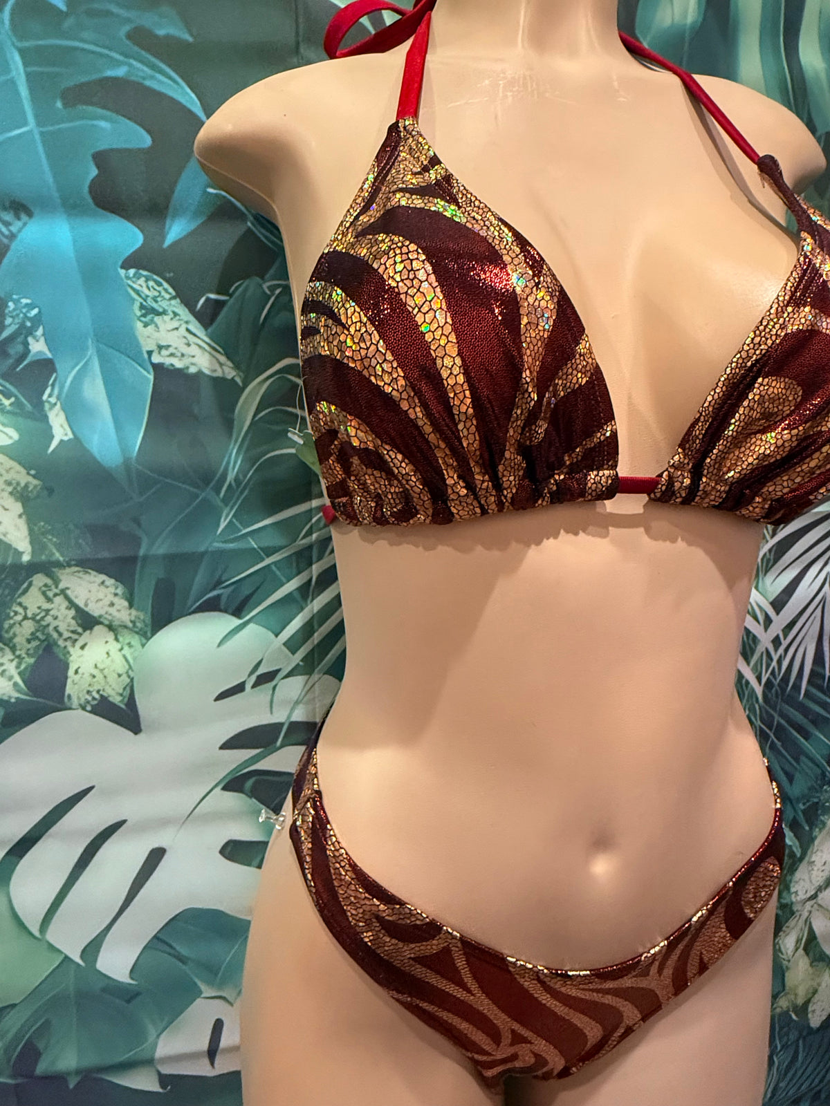 Lyla Triangle Top Gold Burgundy Swirl