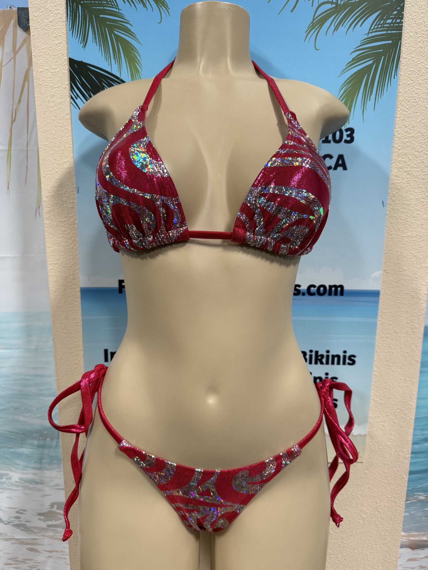 Lyla Triangle Top Pinky Red Swirl
