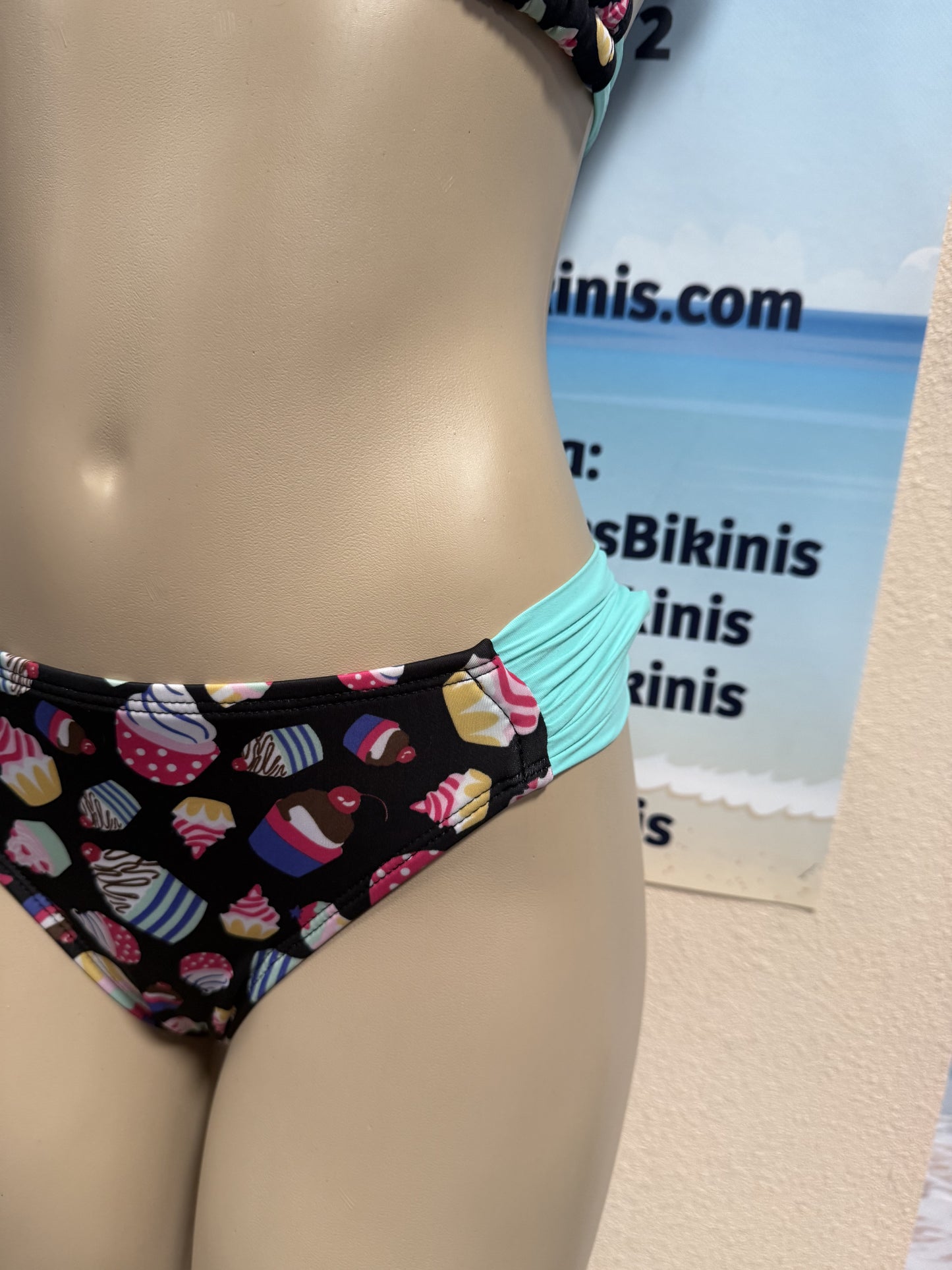 Paradise Bikini Bottoms Mint Cupcakes